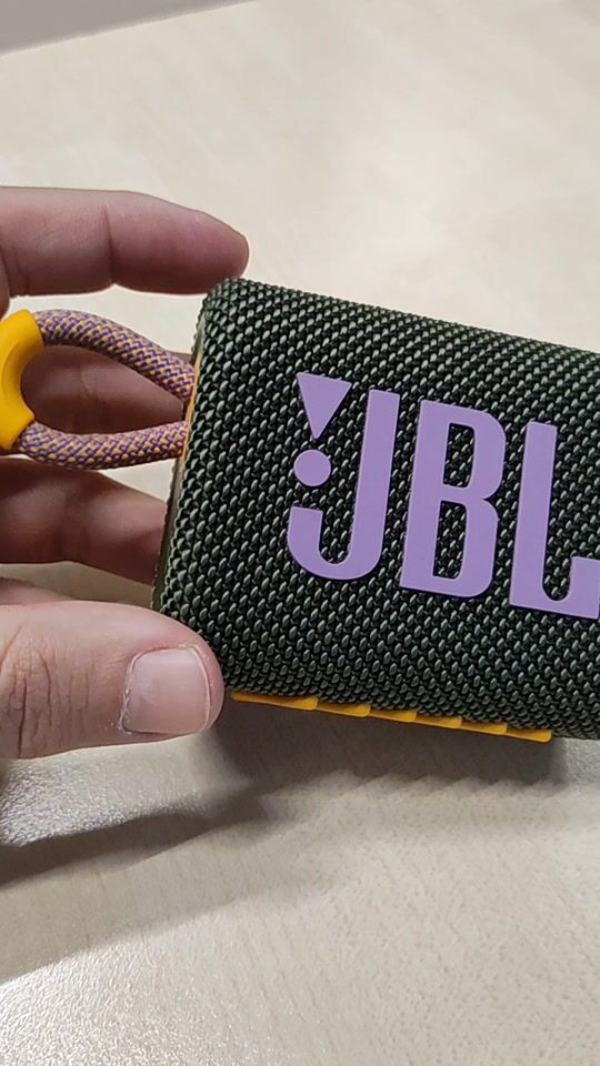 Boxa Bluetooth JBL Go 3 rezistentă la apă cu putere de 4.2W și autonomie a bateriei de până la 5 ore