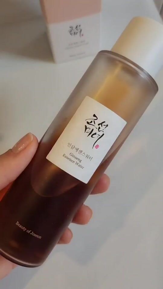K-beauty tips: Πως εφαρμόζουμε σωστά το essence water!