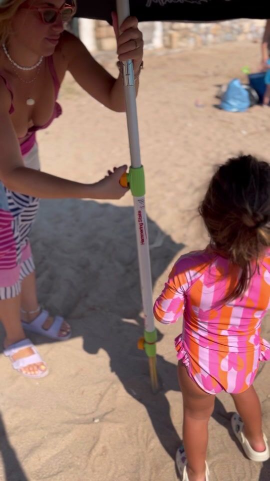 The easiest way to set up your umbrella even in the wind.