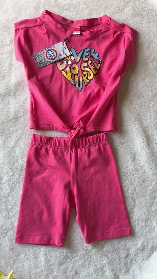 Joyce summer clothing set in fuchsia color and perfect price ?