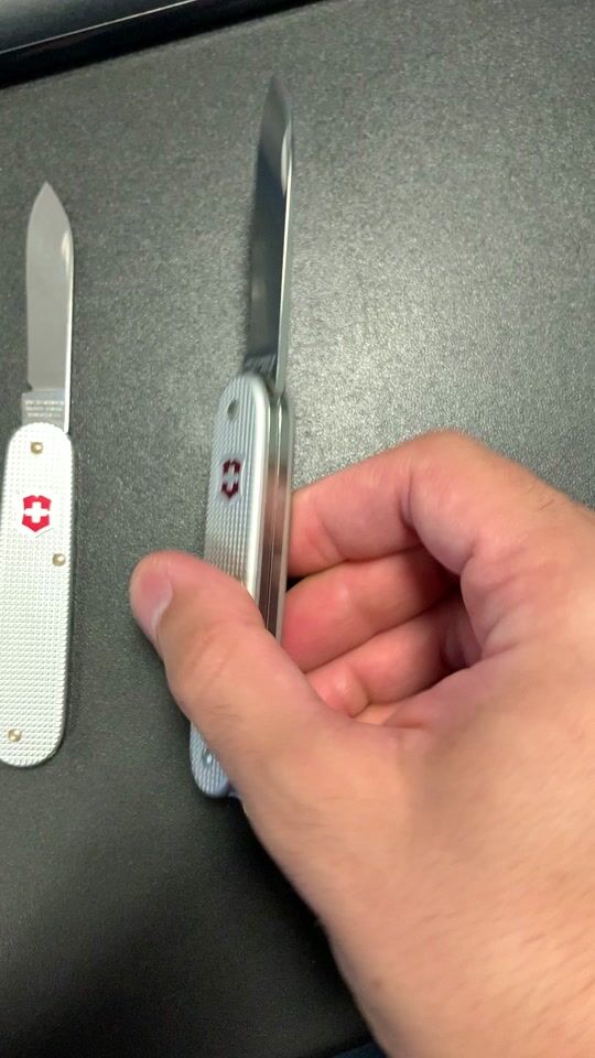 Victorinox Bantam gegen Pioneer