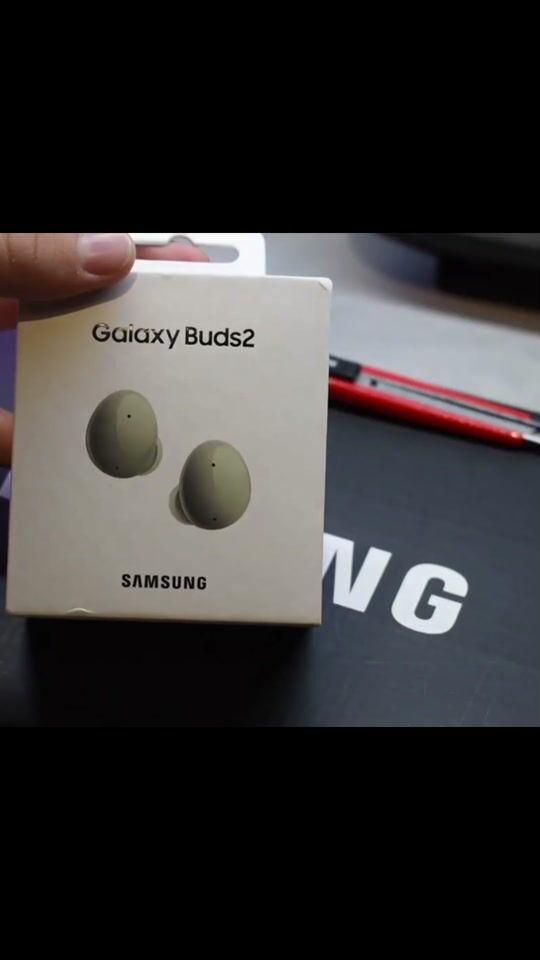 Deschiderea pachetului Samsung Galaxy Buds 2