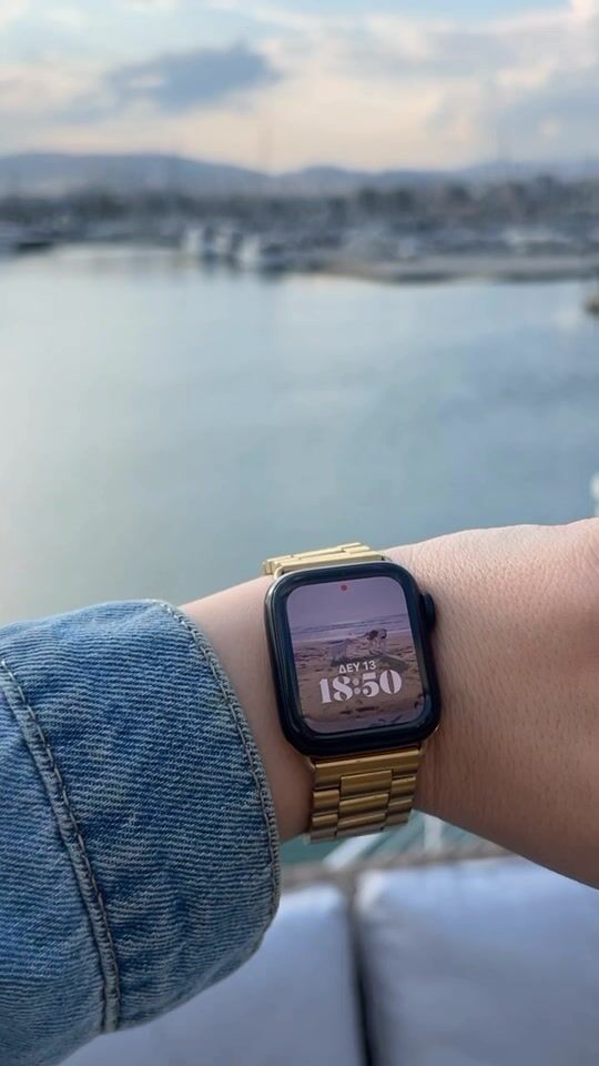 "Plimbări cu Apple Watch pe malul mării"
