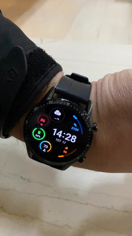 Wenn Sie nach einer Smartwatch für den täglichen Gebrauch mit vielen Funktionen suchen! ?
