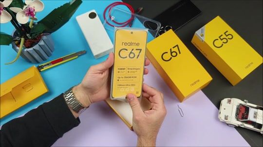 Разопаковка на Realme C67 на гръцки